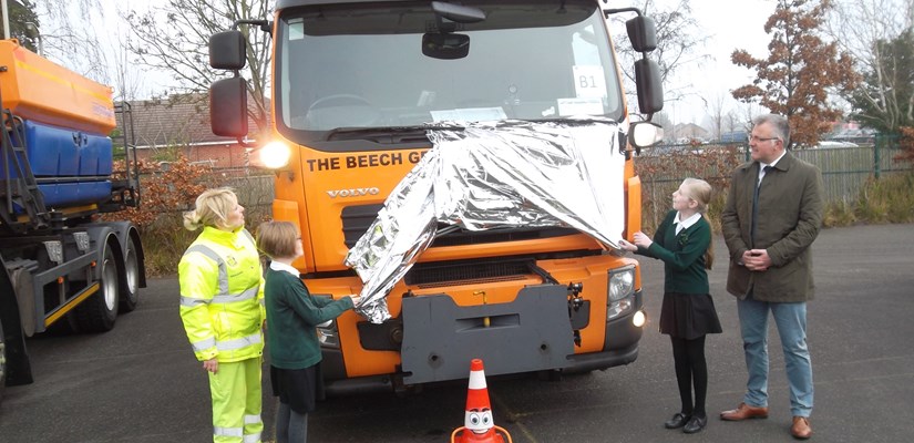 The winners unveil the names of the gritters The winners unveil the names of the gritters