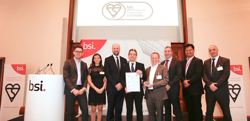 David Thorssell, BIM and Digital Engineering Operations Manager (centre holding certificate) with Skanska UK BIM leads David Thorssell, BIM and Digital Engineering Operations Manager (centre holding certificate) with Skanska UK BIM leads