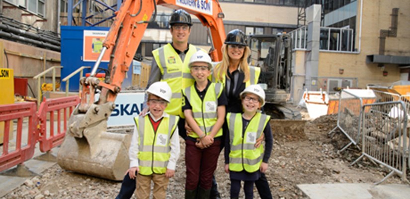Vernon Kay and Tess Daly at Skanska’s Great Ormond Street Hospital site with patients Callum, Eddie and Grace (front L-R) Vernon Kay and Tess Daly at Skanska’s Great Ormond Street Hospital site with patients Callum, Eddie and Grace (front L-R)