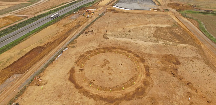 Bronze Age large henge near the A1 and new A14 junction Bronze Age large henge near the A1 and new A14 junction