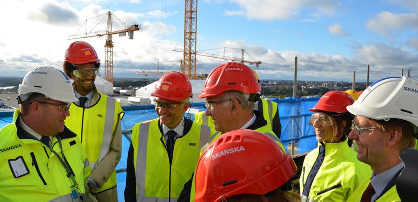 Secretary Vince Cable visits Skanska’s Karolinska project Secretary Vince Cable visits Skanska’s Karolinska project
