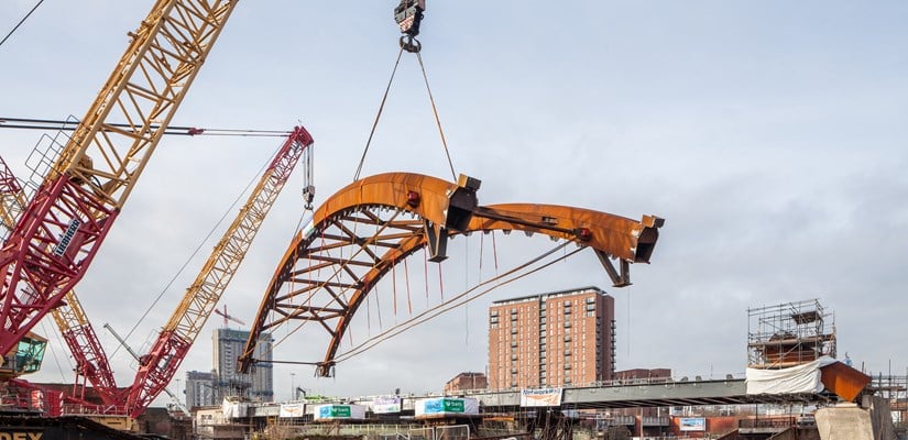 the 600t bridge arches were installed using the largest crawler crane in Europe 