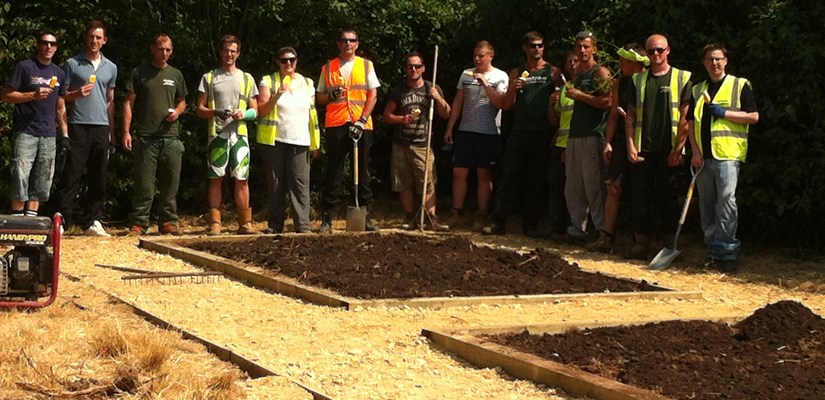 Skanska volunteers Skanska volunteers