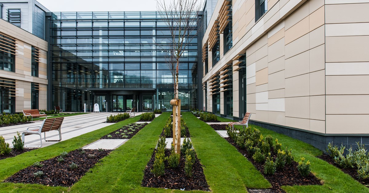 Bath Spa University www.skanska.co.uk